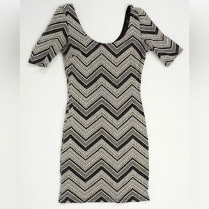 Soprano geometrical dress